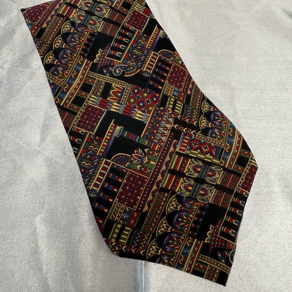 The Metropolitan Museum of Art Other - Metropolitan Museum of Art Men’s 100% Silk Necktie Abstract Geometric Vintage